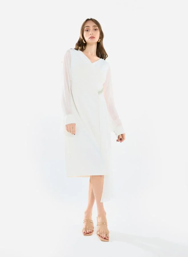 هاوس اوف مودا فستان ميدي درابيه بتفاصيل كريستال عند الخصر